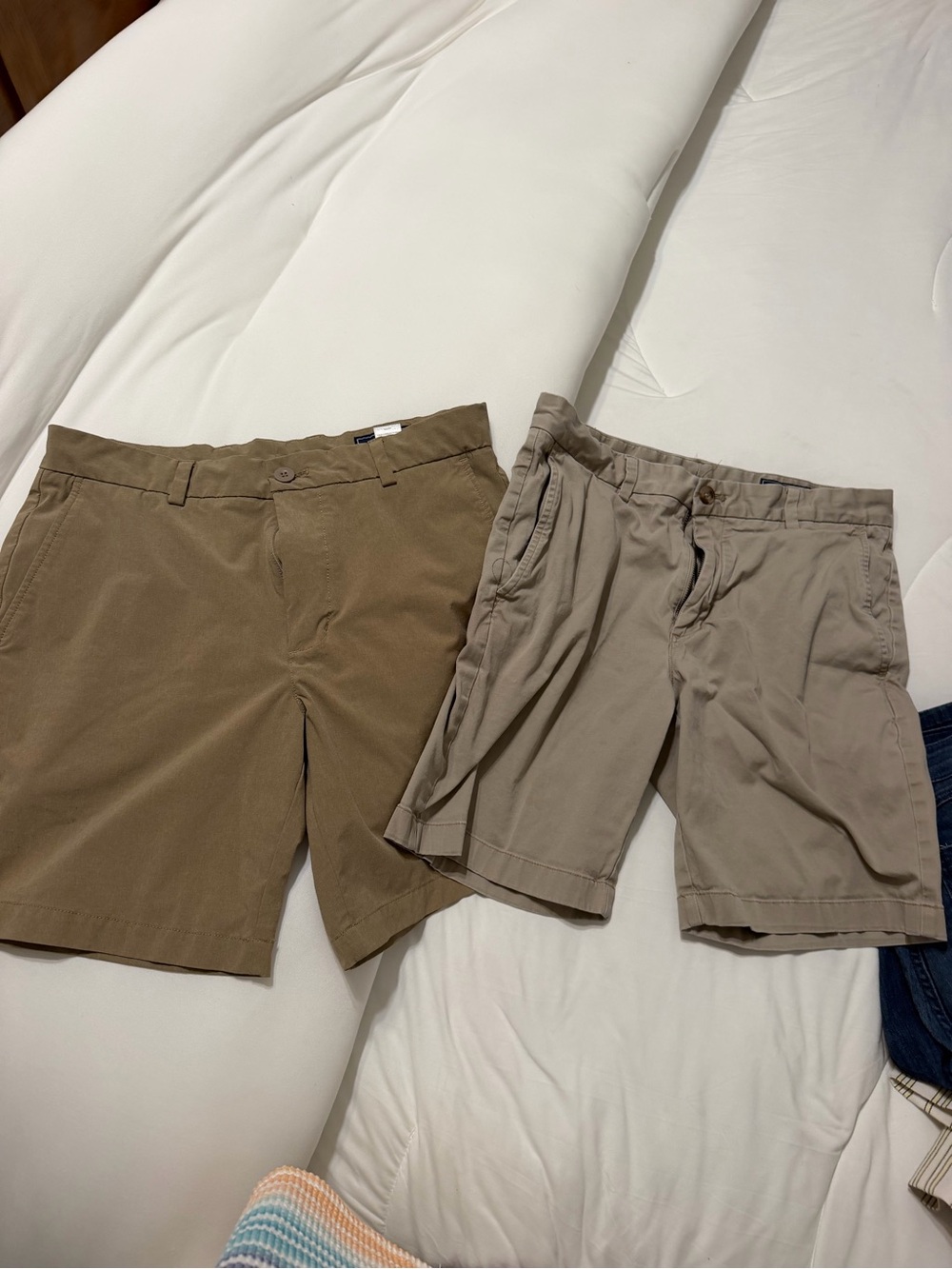 Lot of 2 men’s vineyard vines breaker shorts performance and chino sz 30